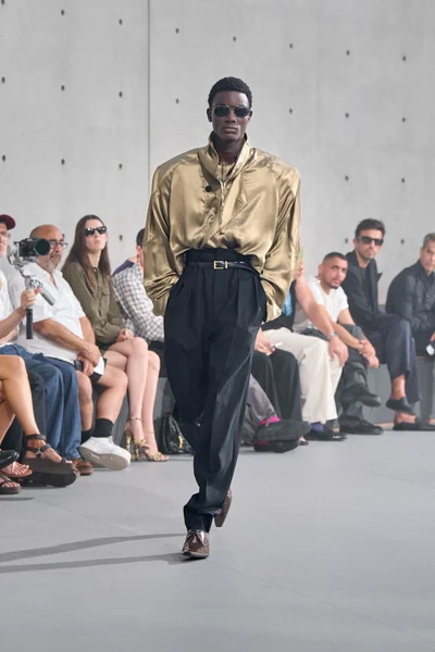 Look 22